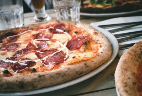 Pizza salami ("salámová")