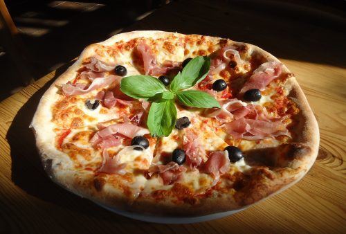 Pizza capricciosa ("náladová")