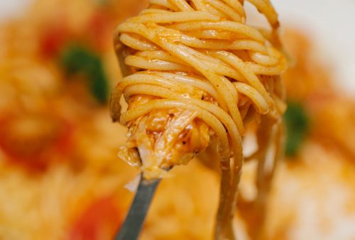 Špagety s omáčkou z pečených paprik