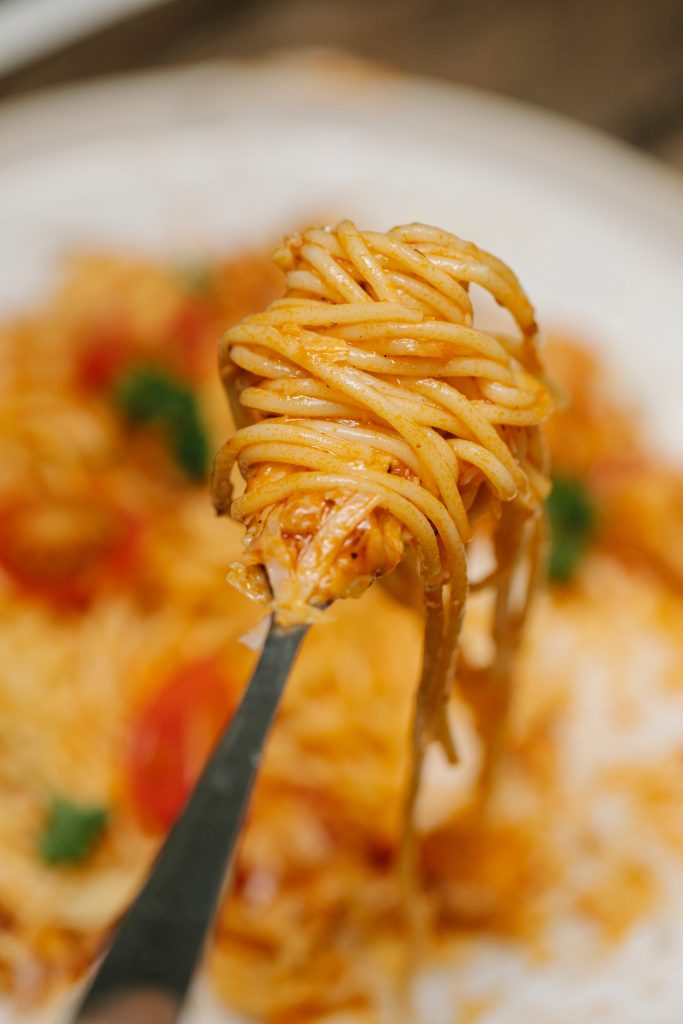Špagety s omáčkou z pečených paprik
