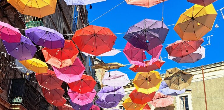 Catania - Pescheria - typické deštníky