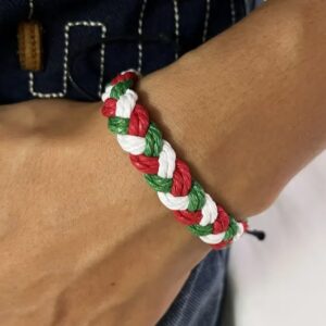 Náramek z konopných provázků